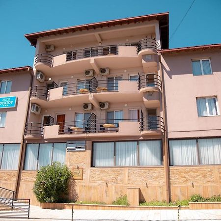 Hotel Istatov ノヴ・ドイラン エクステリア 写真