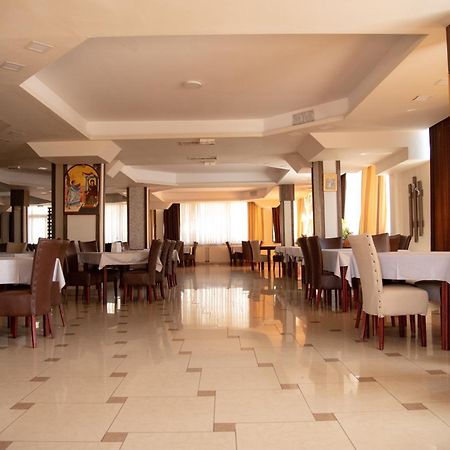 Hotel Istatov ノヴ・ドイラン エクステリア 写真