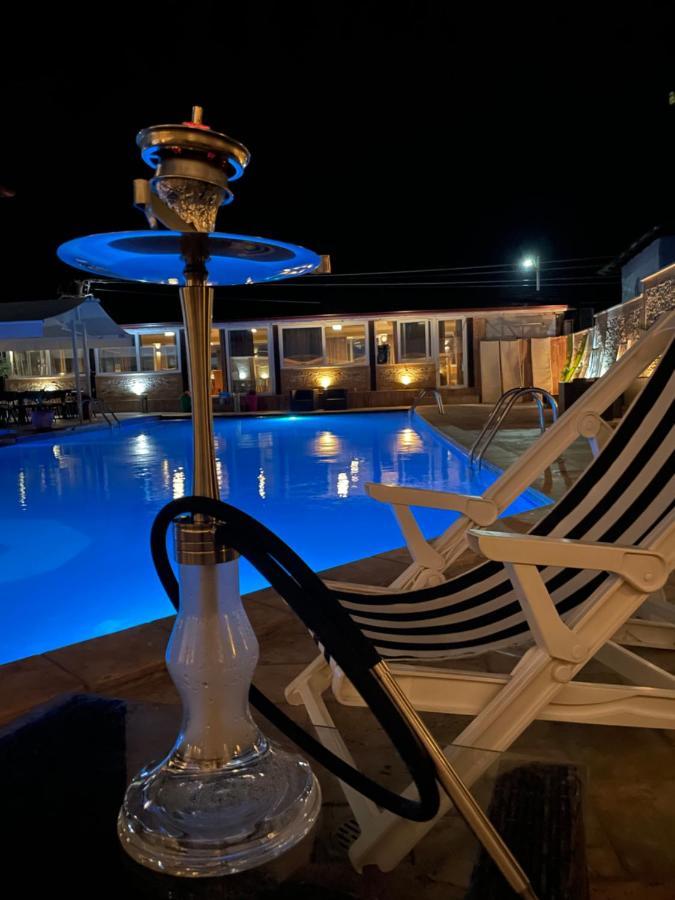Hotel Istatov ノヴ・ドイラン エクステリア 写真
