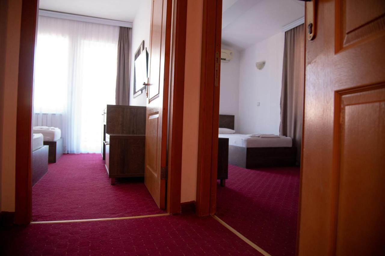 Hotel Istatov ノヴ・ドイラン エクステリア 写真