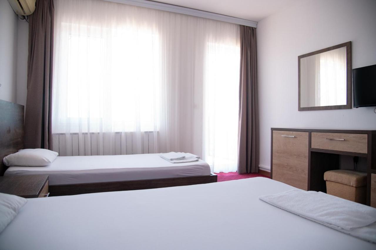Hotel Istatov ノヴ・ドイラン エクステリア 写真