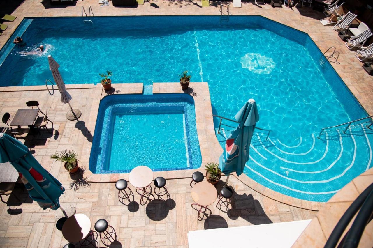 Hotel Istatov ノヴ・ドイラン エクステリア 写真