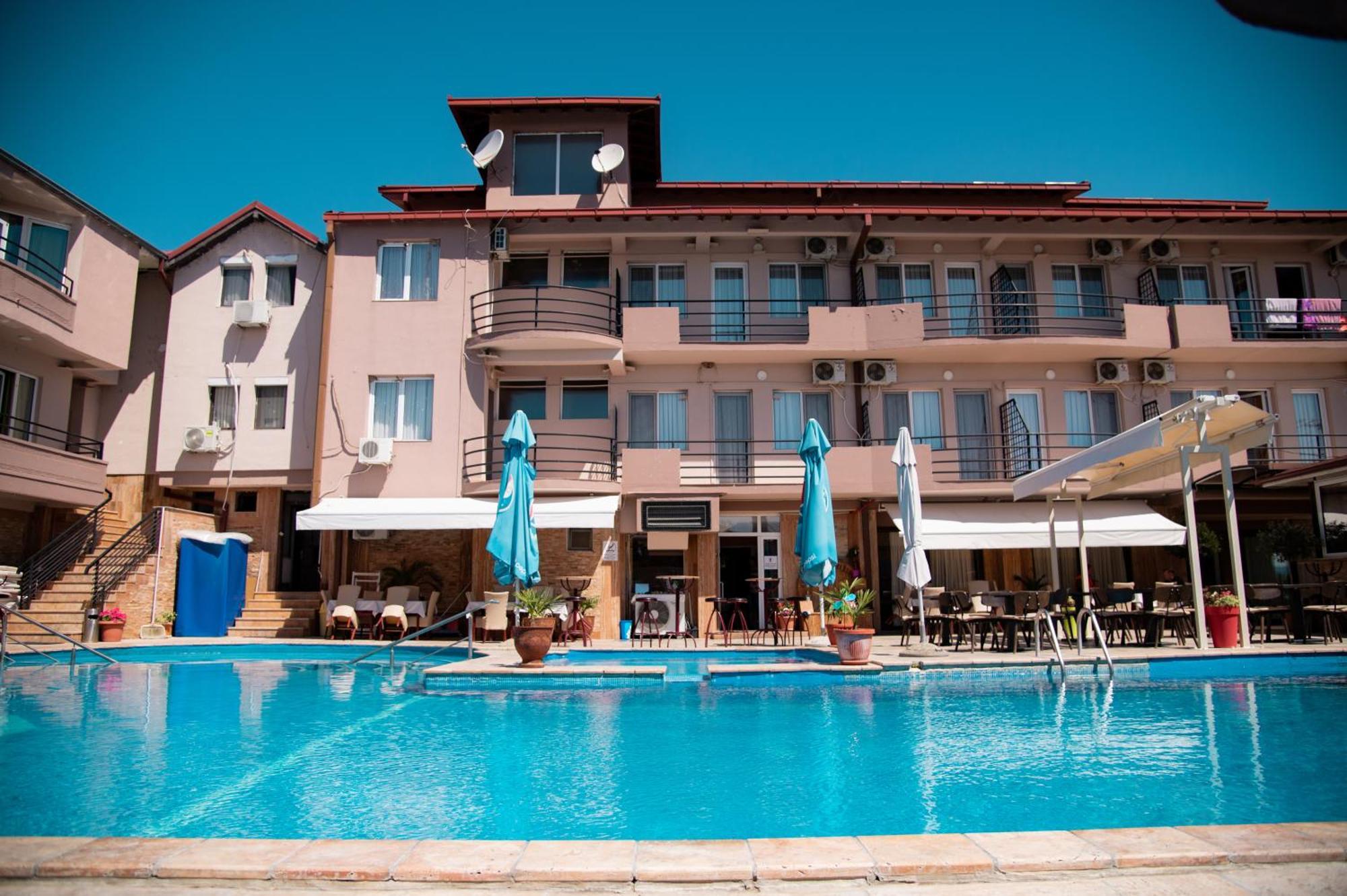 Hotel Istatov ノヴ・ドイラン エクステリア 写真