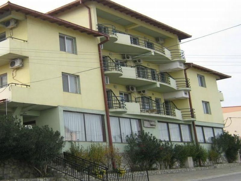 Hotel Istatov ノヴ・ドイラン エクステリア 写真